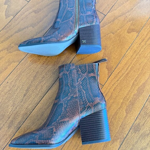 Sam Edelman Women's Carlysle Fashion Boot - Picture 9 of 10